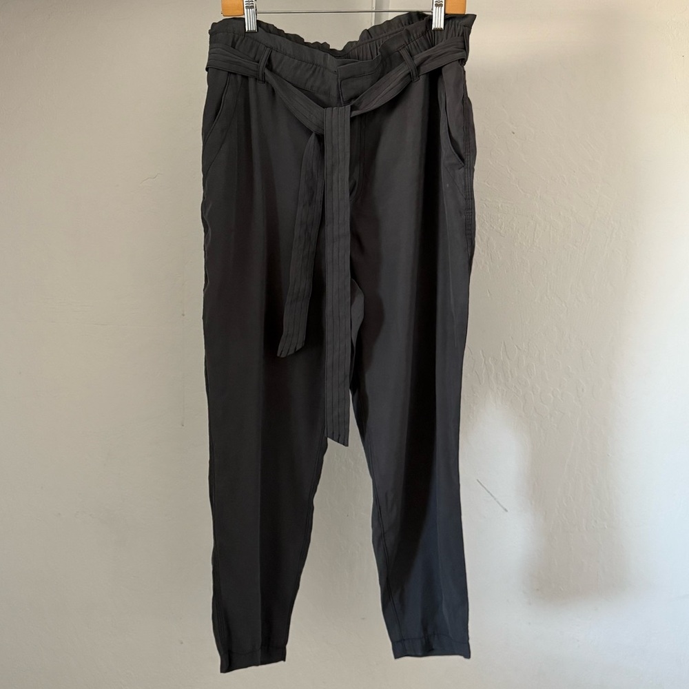 Bundle 3 for 50% off Old Navy Gray Belted Waist Tapered Pants